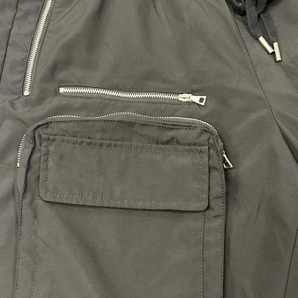 Nova Men’s Silver Zippered 7‎ Pocket Black Cargo Shorts 30x9” Drawstring